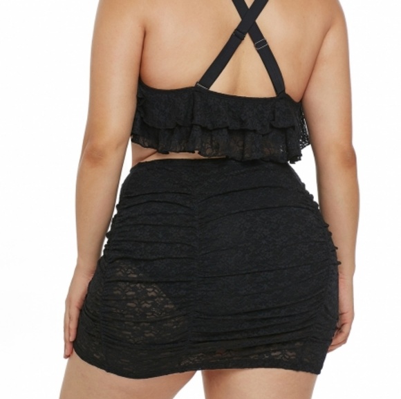 Plus Size Ruffled Lace Bikini Set - Picture 2 of 4